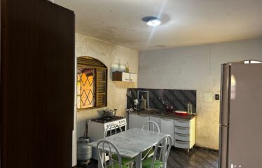 Casa de 2QTS Avenida Raimundo Carlos Costa E Silva, Res. América.